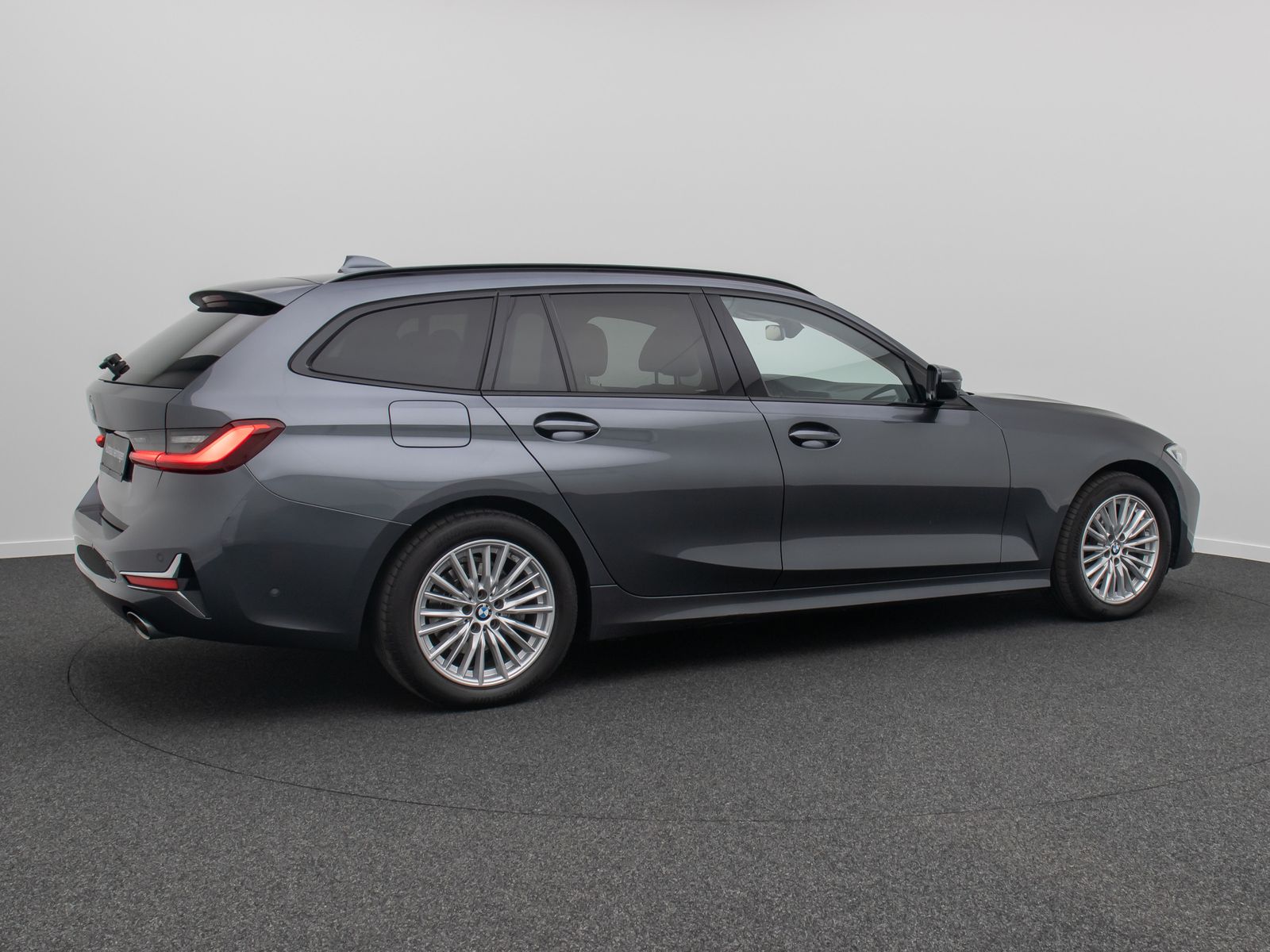 BMW 320d Luxury Line - Samsaru's Car Outlet