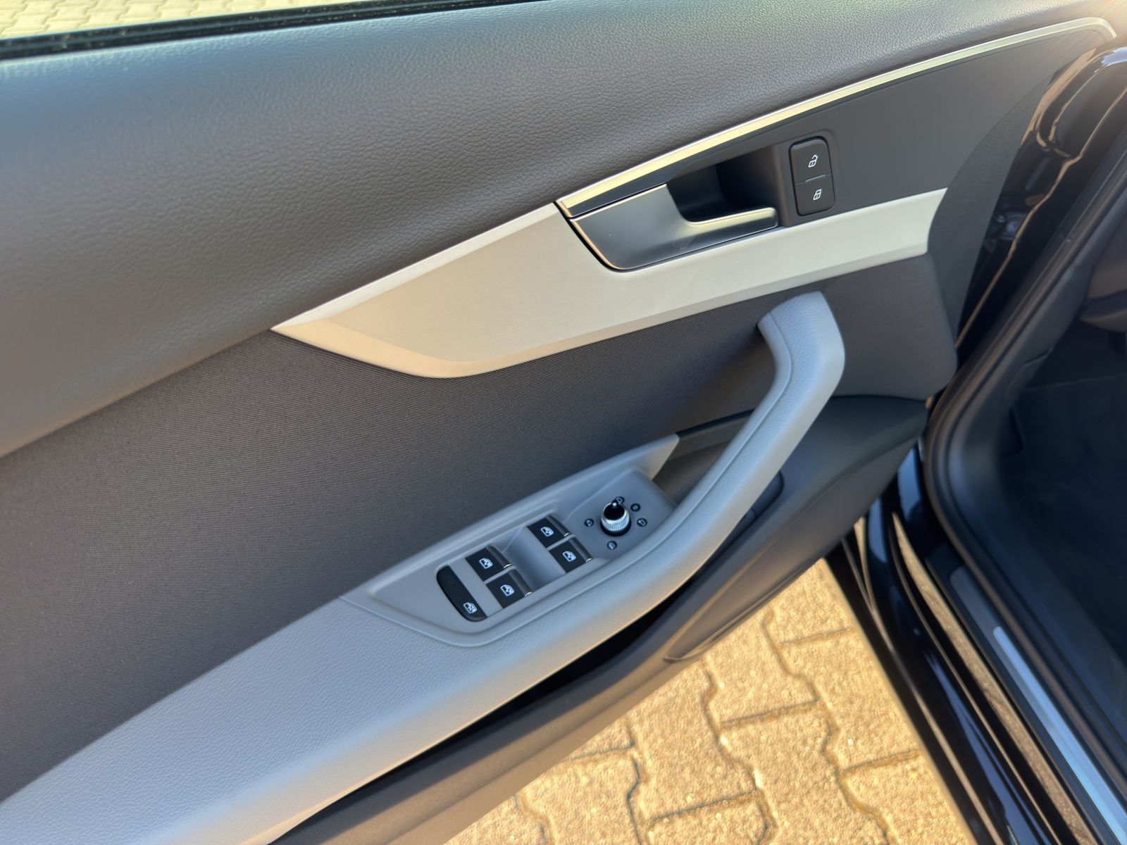 Audi A4 Avant 35 2.0 TFSI - Samsaru's Car Outlet