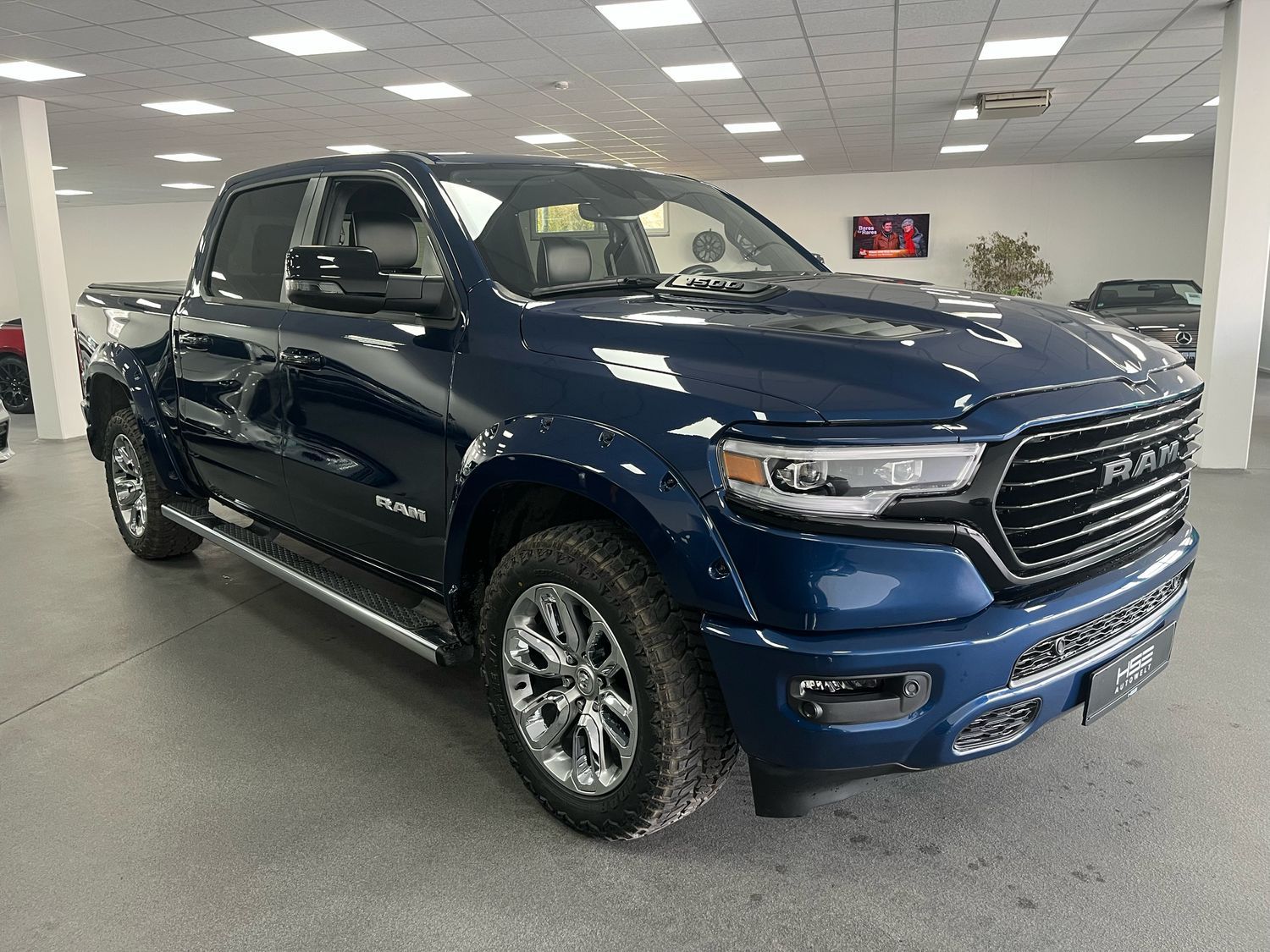 Dodge RAM 5,7l V8 *LARAMIE/12 Zoll Display/LED/AHK/SHZ