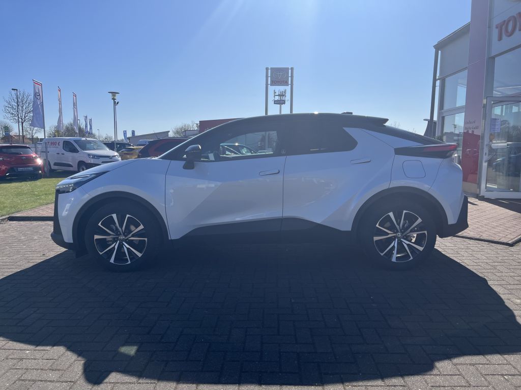 Toyota C-HR 1.8 Hybrid - Samsaru's Car Outlet