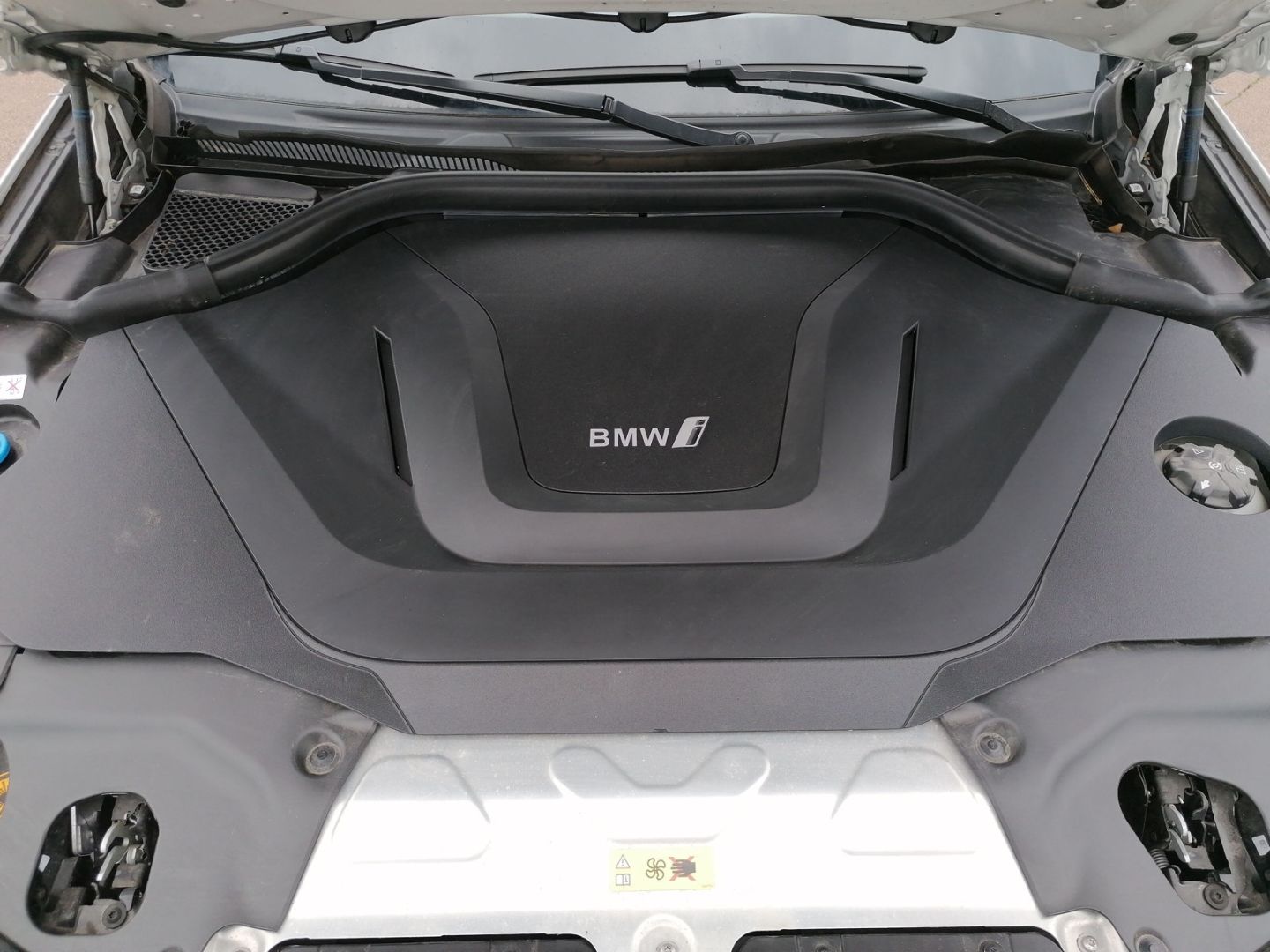 BMW iX3 Impressive Sportpaket 20''  HUD AHK Laser H&