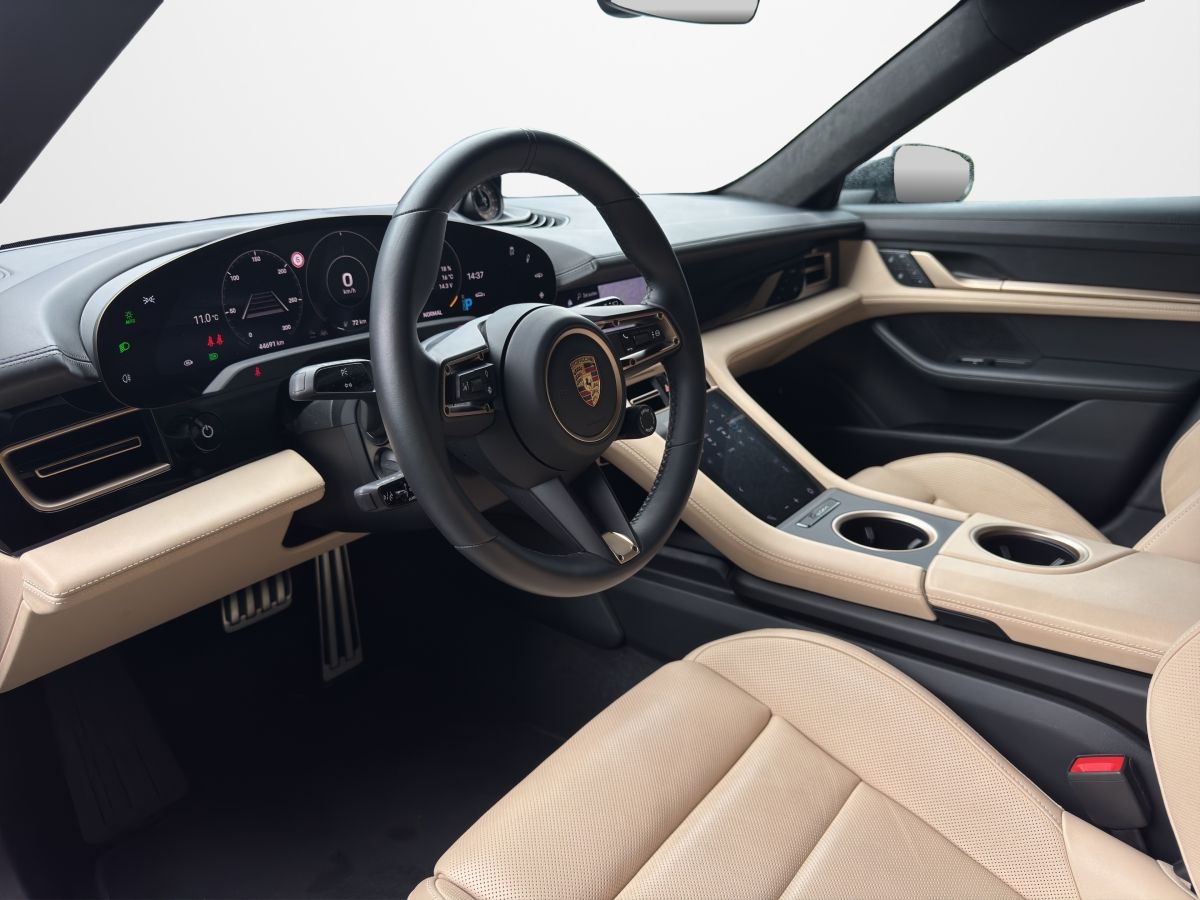 Porsche Taycan Turbo Sport Turismo | Hinterachslenkung |