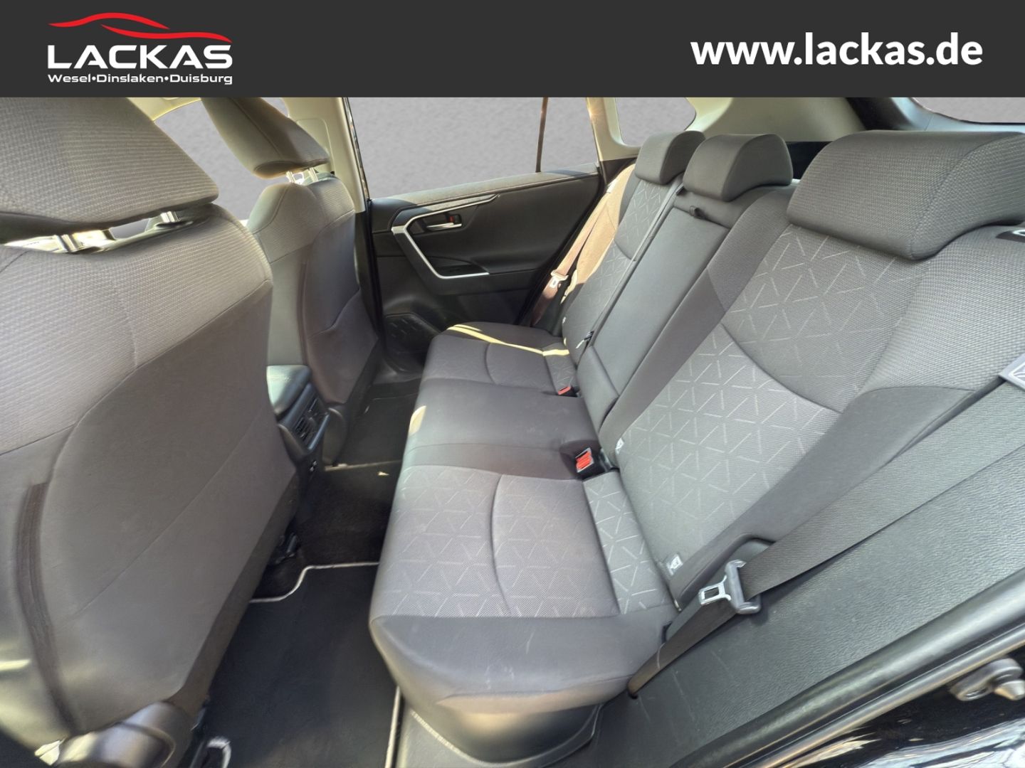 Toyota RAV 4 Hybrid 4x2 - Samsaru's Car Outlet
