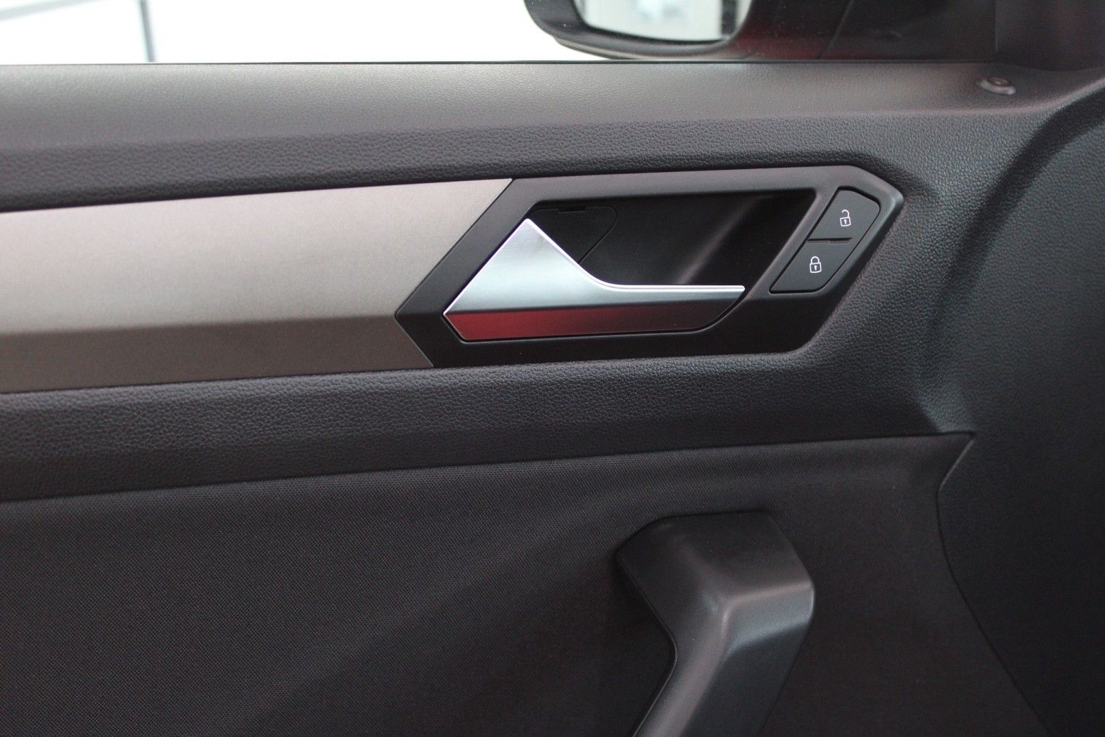 Volkswagen T-Roc 1.5 TSI Style - Samsaru's Car Outlet