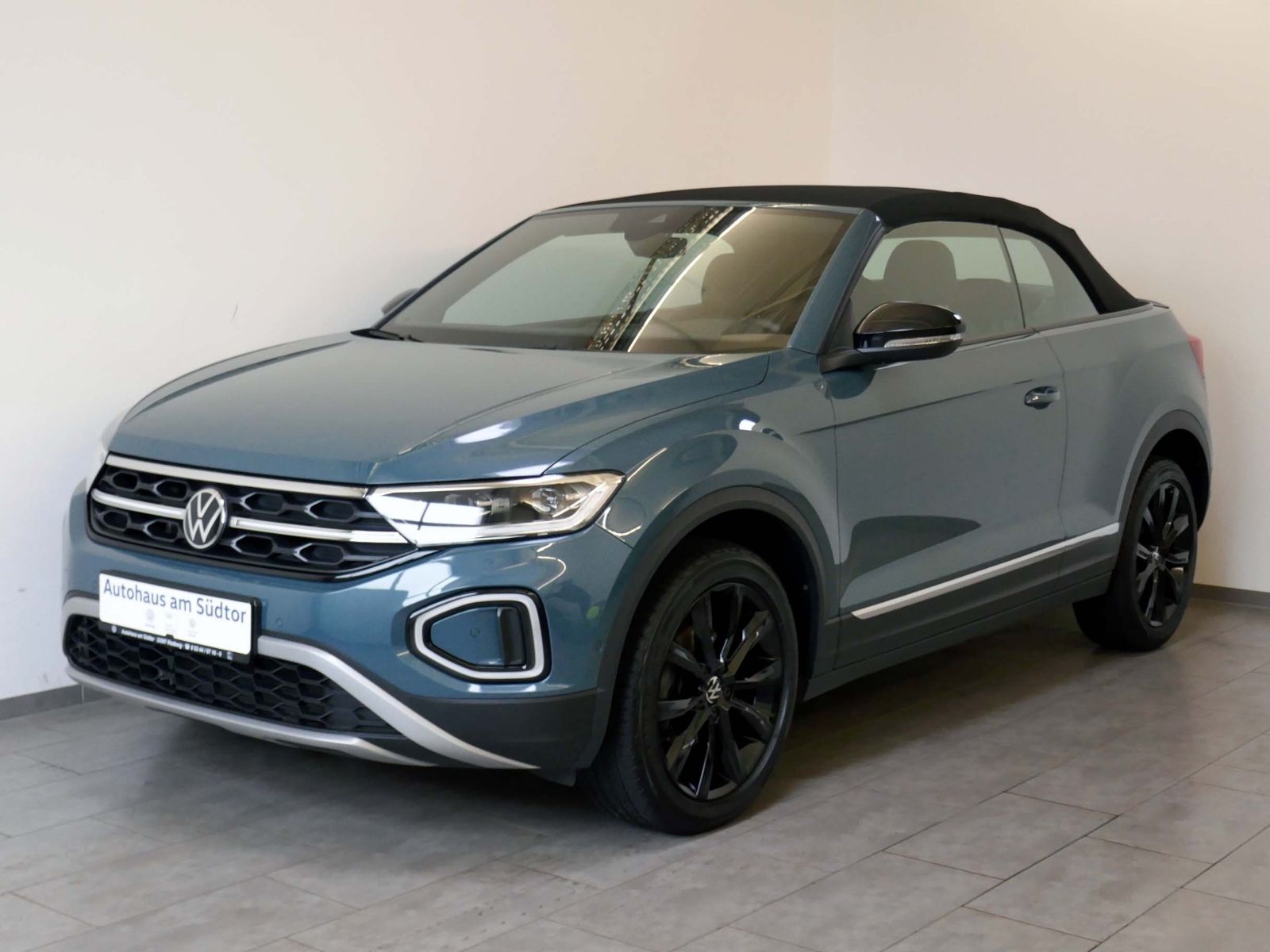 Volkswagen T-Roc Cabriolet Style 1.5 TSI - Samsaru's Car Outlet