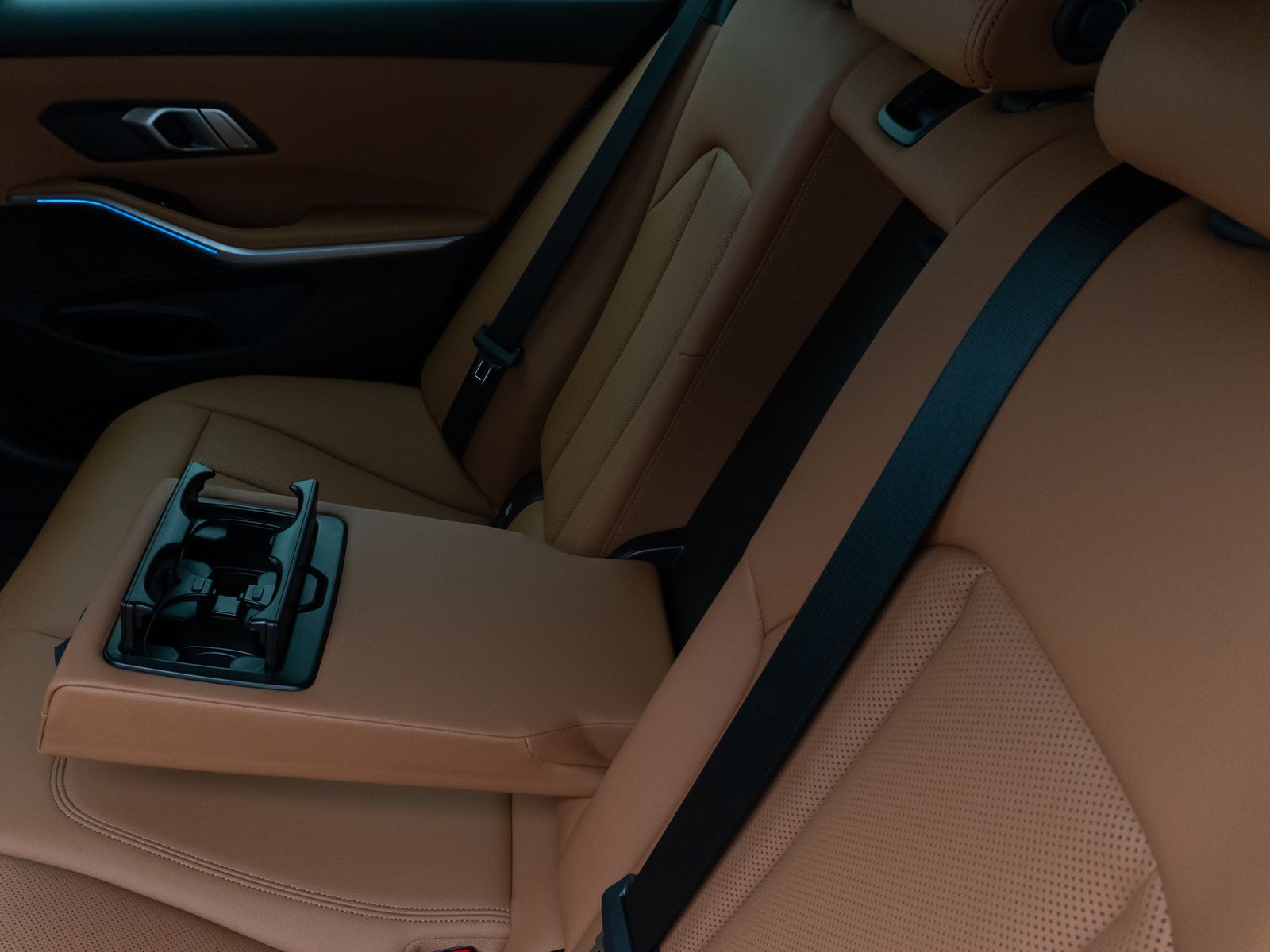 BMW 330e M Sport - Samsaru's Car Outlet