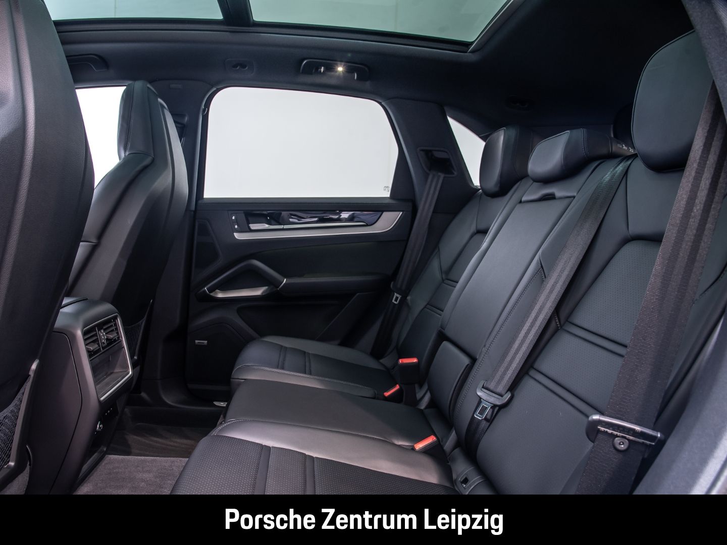 Porsche Cayenne S E-Hybrid SportDesign Sportabgas InnoDr