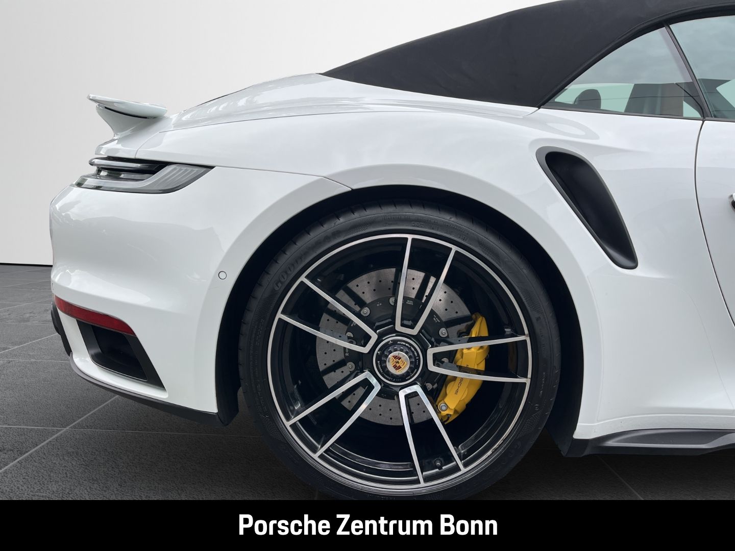 Porsche 992 911 Turbo S Cabriolet BOSE LED-Matrix