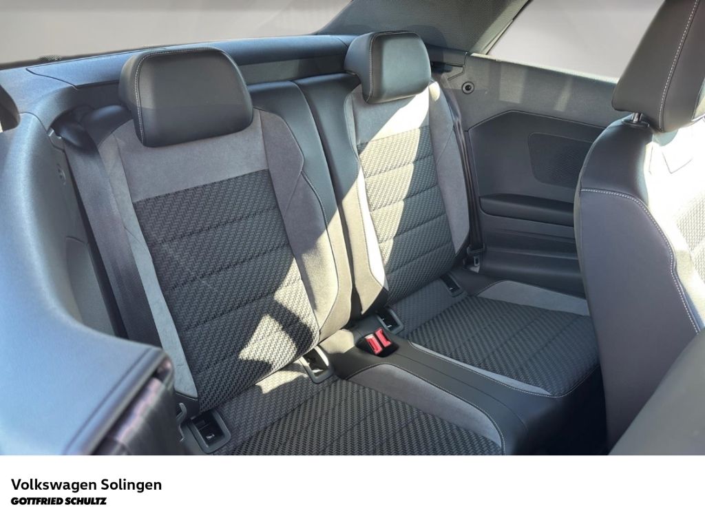 Volkswagen T-Roc 1.5 TSI R-Line Plus - Samsaru's Car Outlet