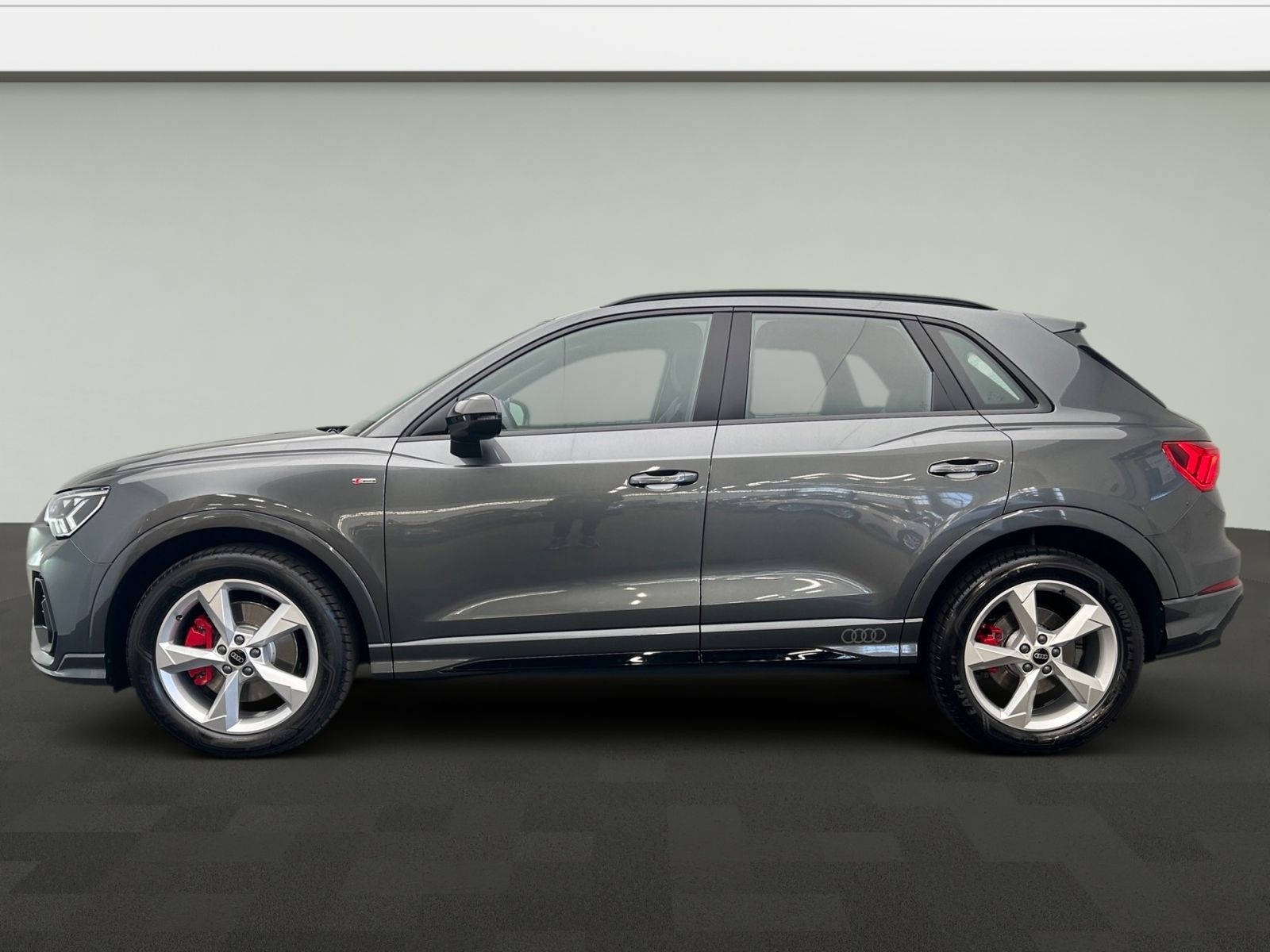Audi Q3 40 TDI quattro S line - Samsaru's Car Outlet