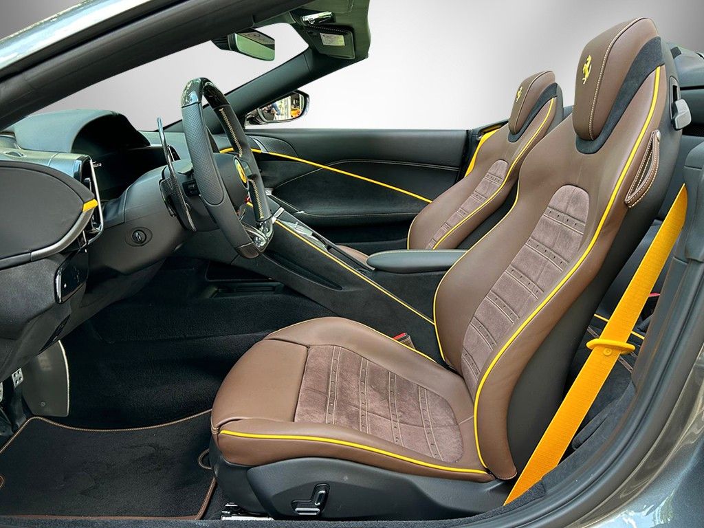 Ferrari Roma Spider - Samsaru's Car Outlet