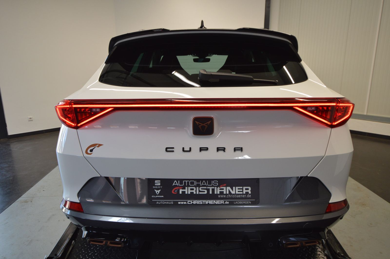 Cupra Formentor VZ 1.4 e-HYBRID - Samsaru's Car Outlet
