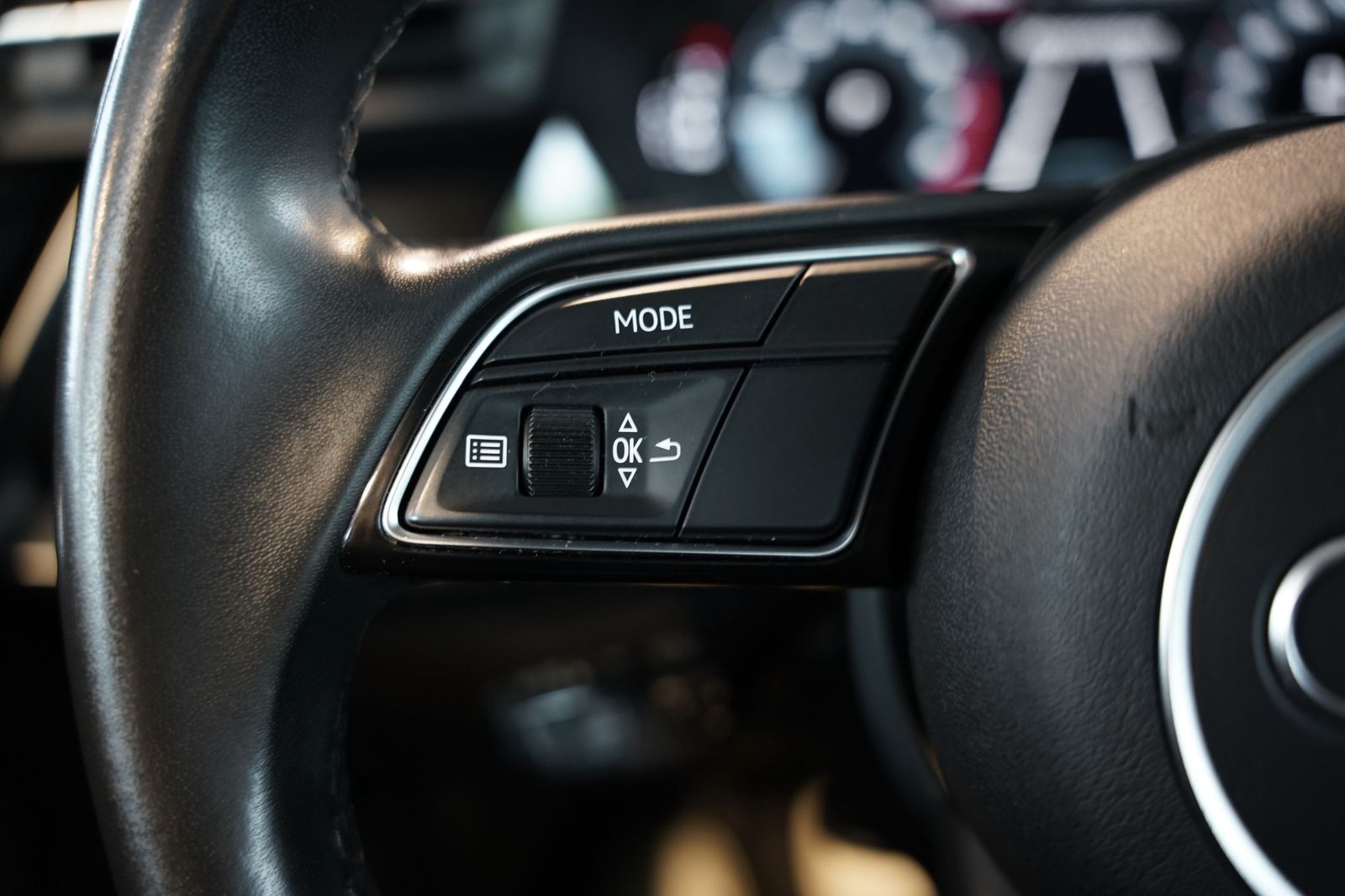 Audi A3 30 TFSI Sportback advanced S-Tr. 1.H *Virtual