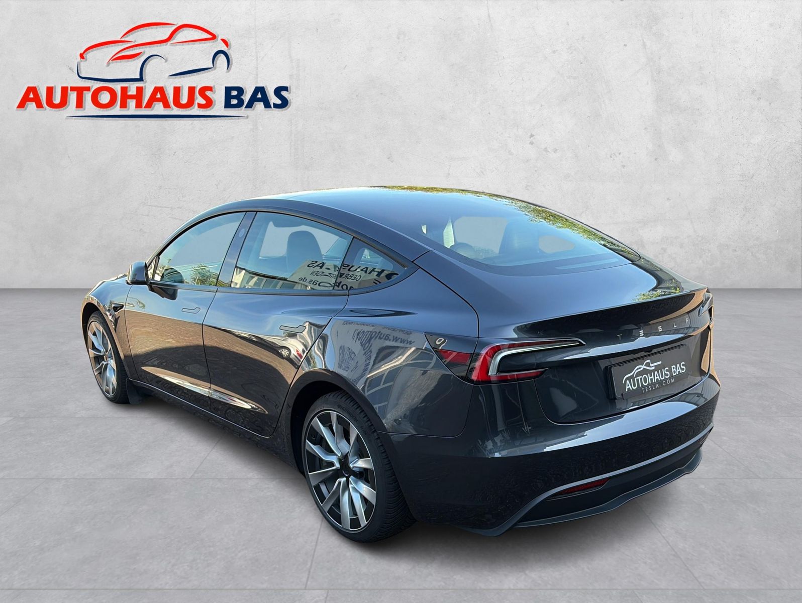 Tesla Model 3 Standard Range+ * Highland