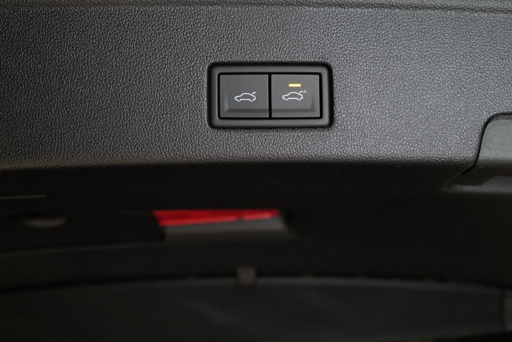 Volkswagen Touareg 3.0TDI R-Line Nachtsicht Dynaudio StdHz