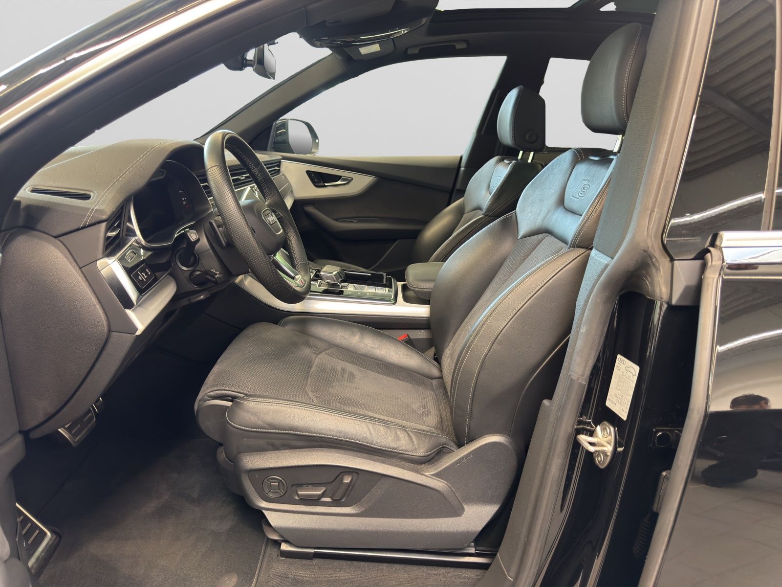 Audi Q8 50 TDI quattro S line AHK Pano 360°Kamera