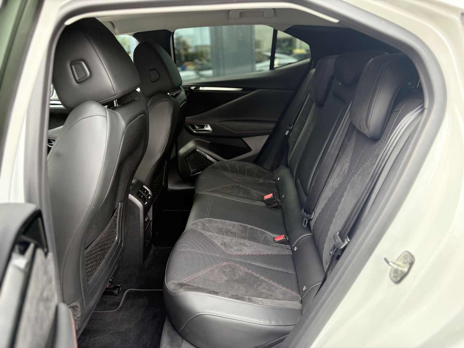 DS Automobiles DS4  PERFORMANCE LINE +ALCANTARA*LED*PANORAMA*
