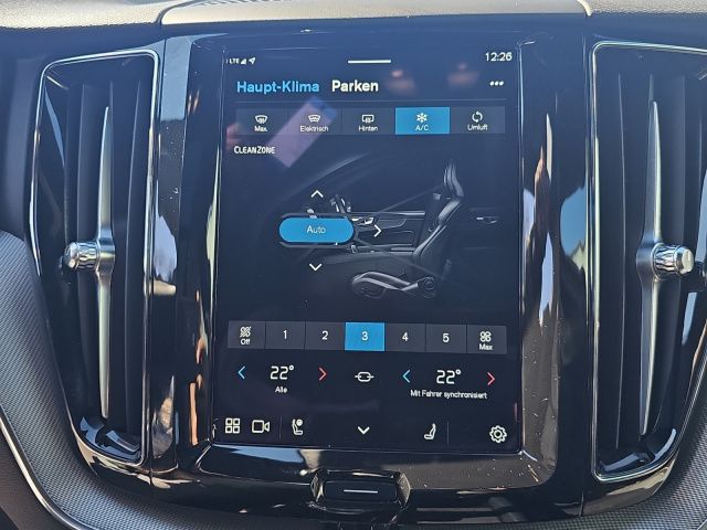 Volvo XC60 B4 Plus Dark - Samsaru's Car Outlet