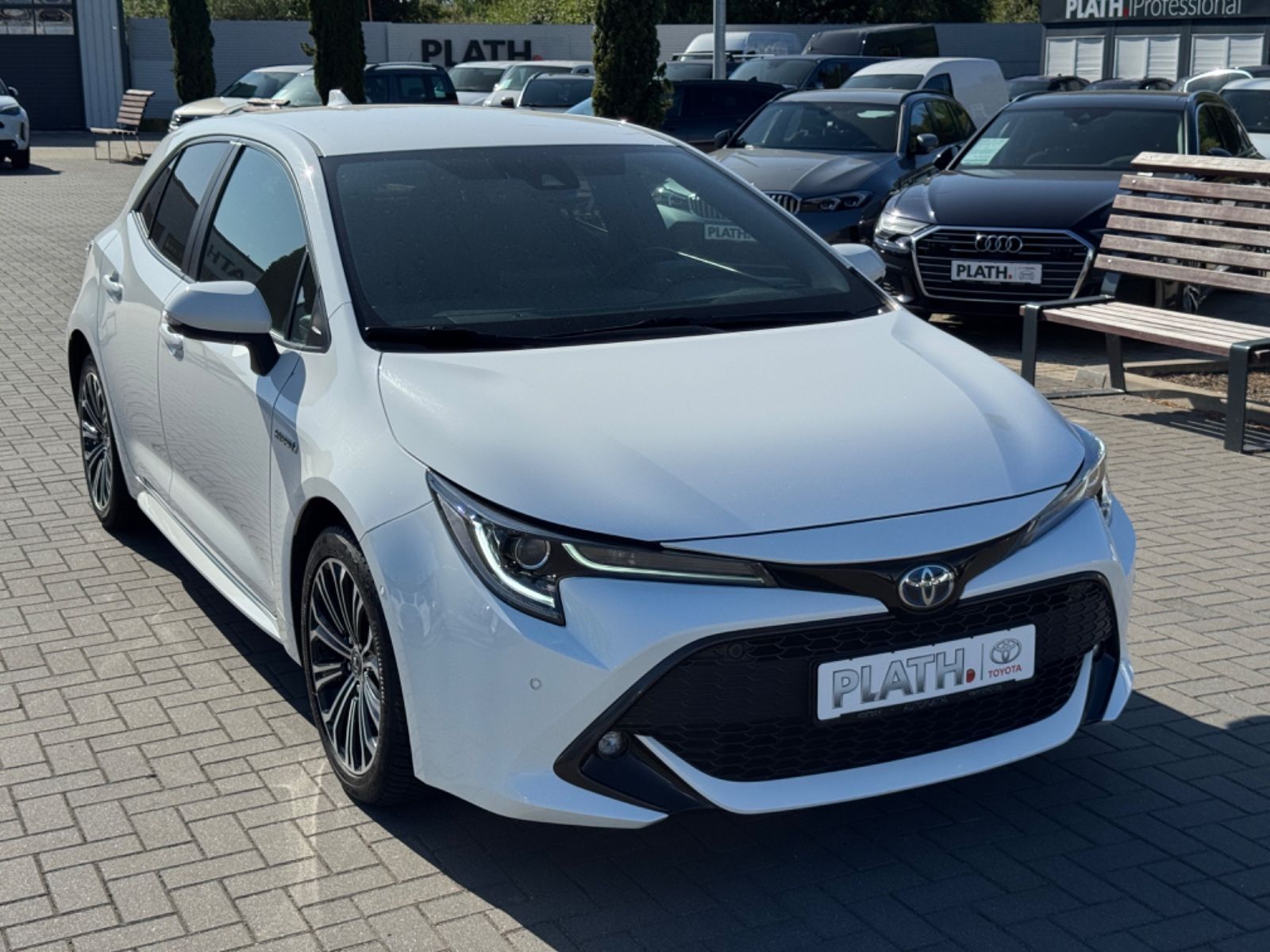 Toyota Corolla Hybrid - Samsaru's Car Outlet