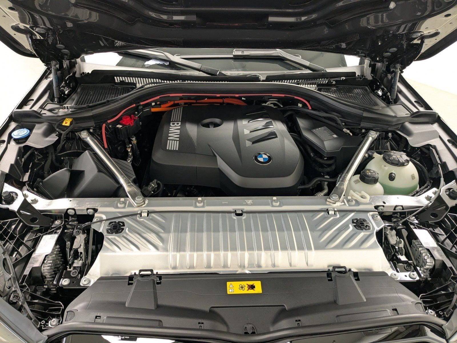 BMW X3 30e xDrive M Sport Pro / Pano / HUD / HK / DA