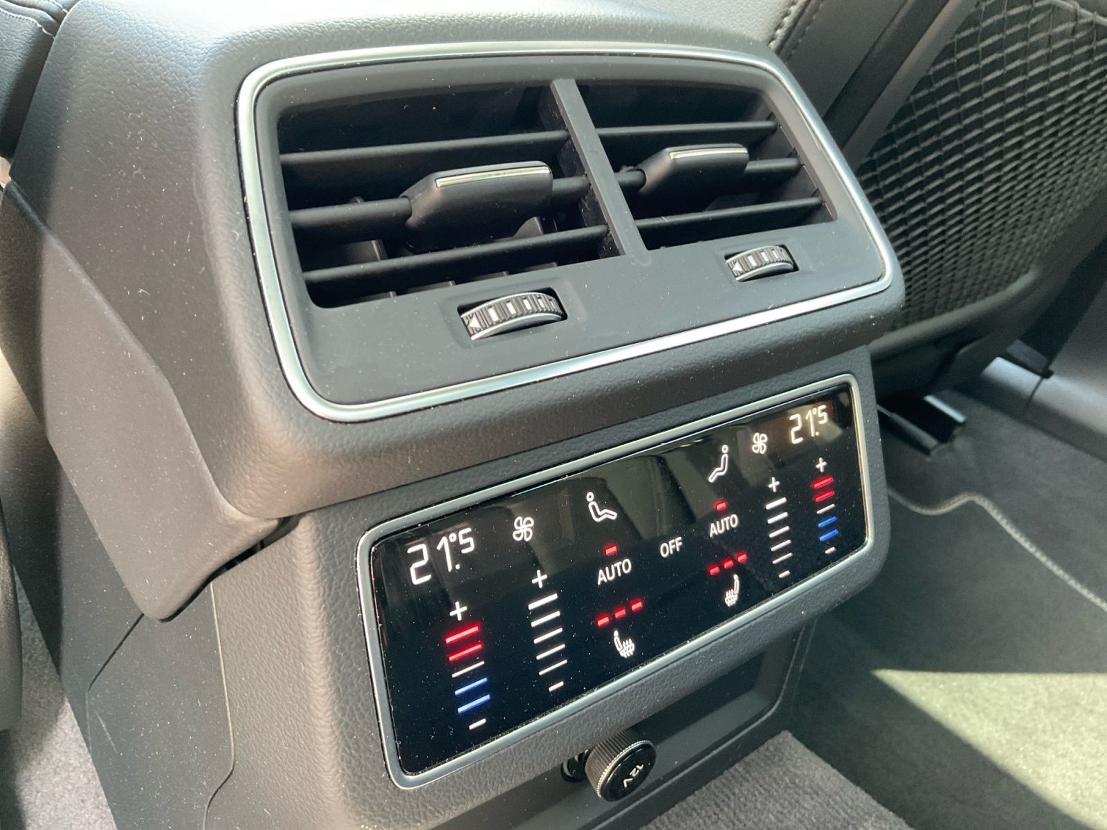 Audi A6 Avant 45 TFSI quattro S-line PANO AHK Carplay