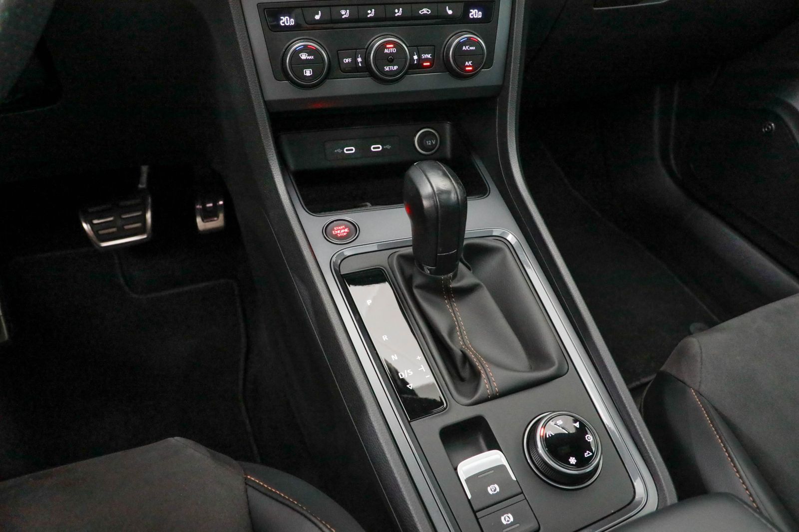 Seat Ateca 2.0 TSI 4D DSG Pano AHK ACC SHZ Beats 360°