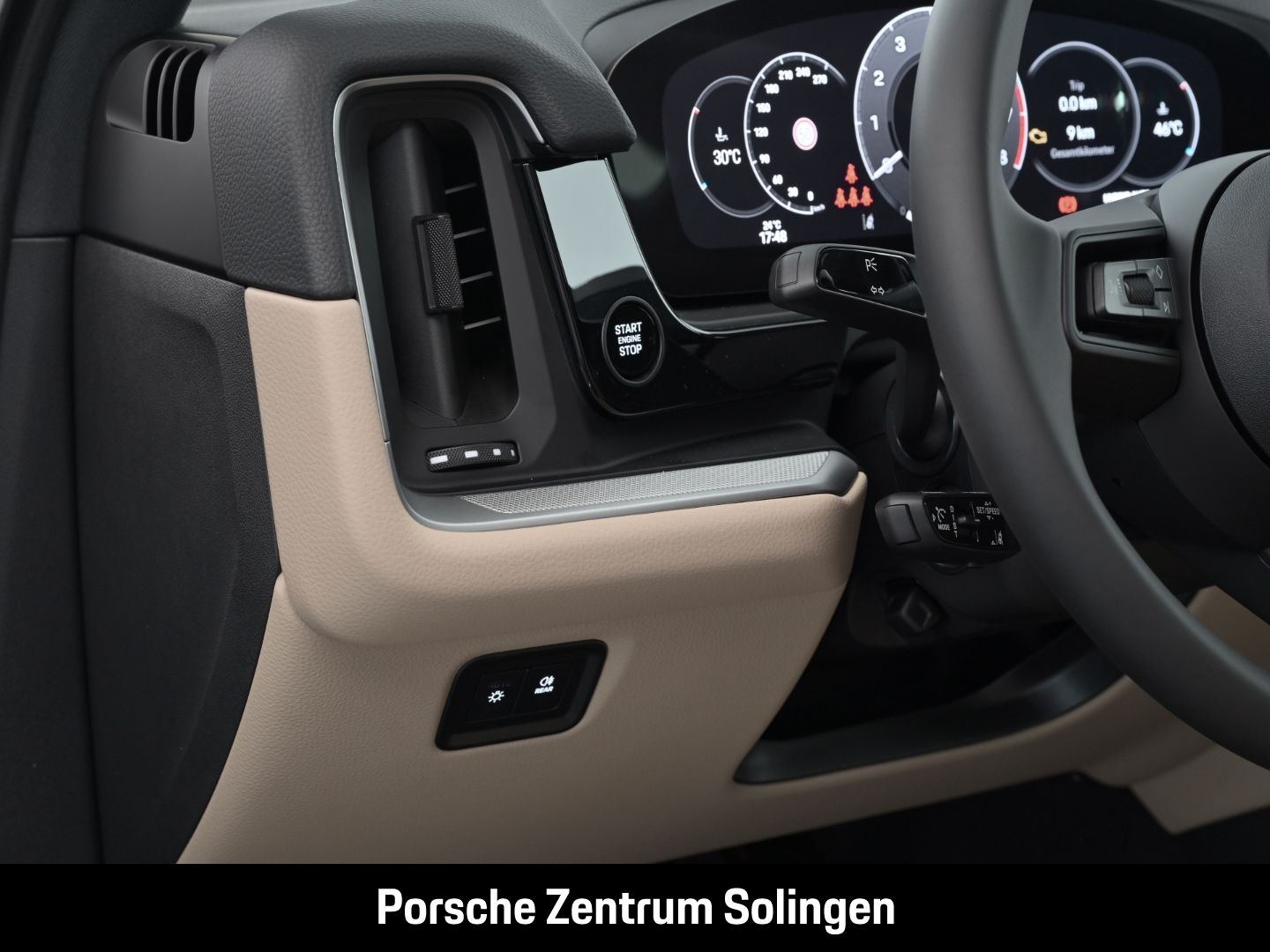 Porsche Cayenne E-Hybrid Panoramadach Bose Beifahrerdisp