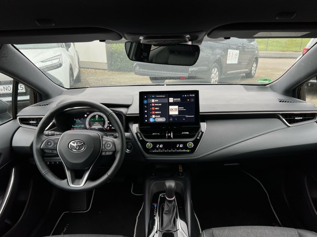 Toyota Corolla 1.8 Hybrid TS - Samsaru's Car Outlet