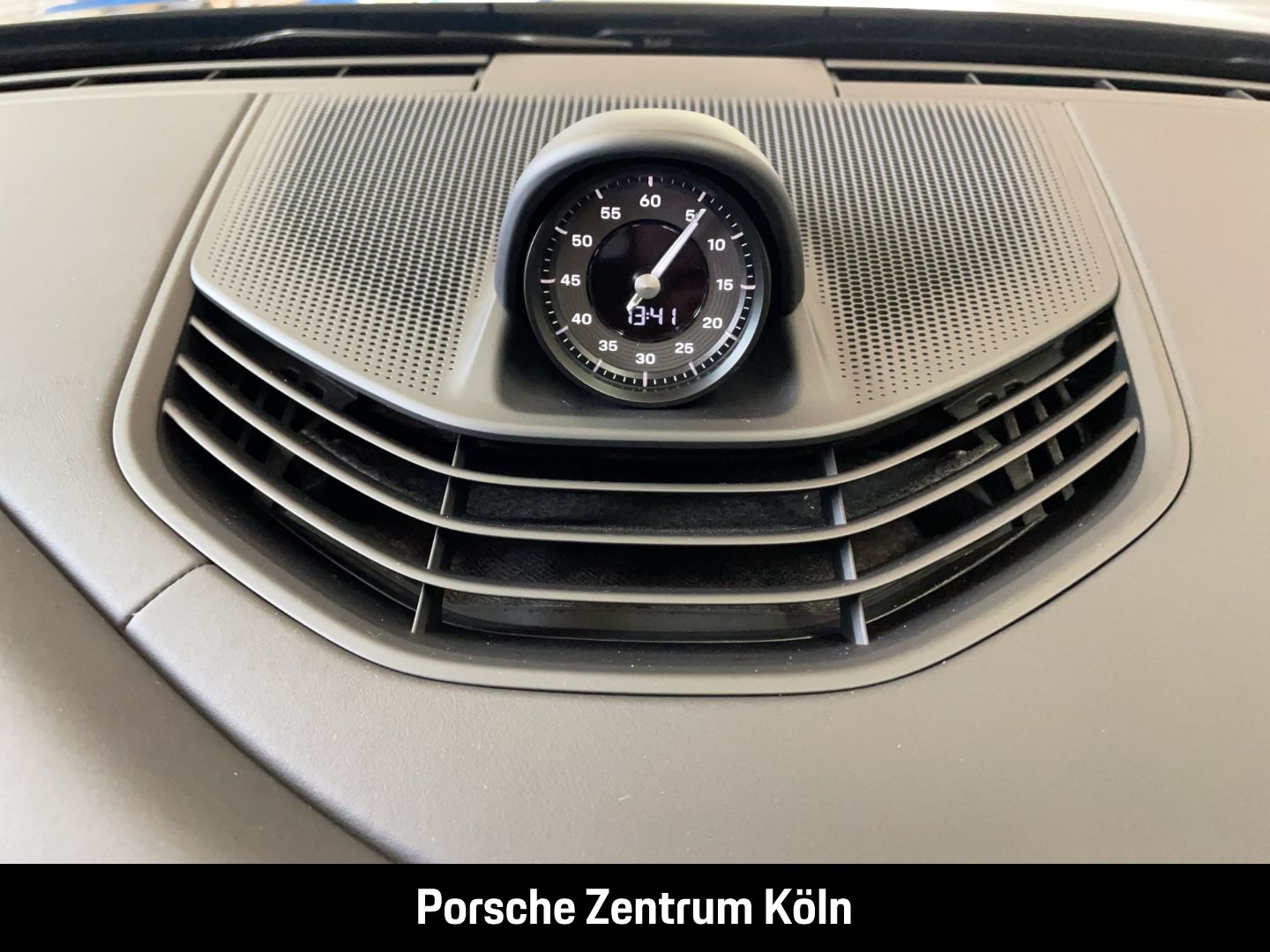 Porsche Taycan 4 Cross Turismo InnoDrive Surround-View