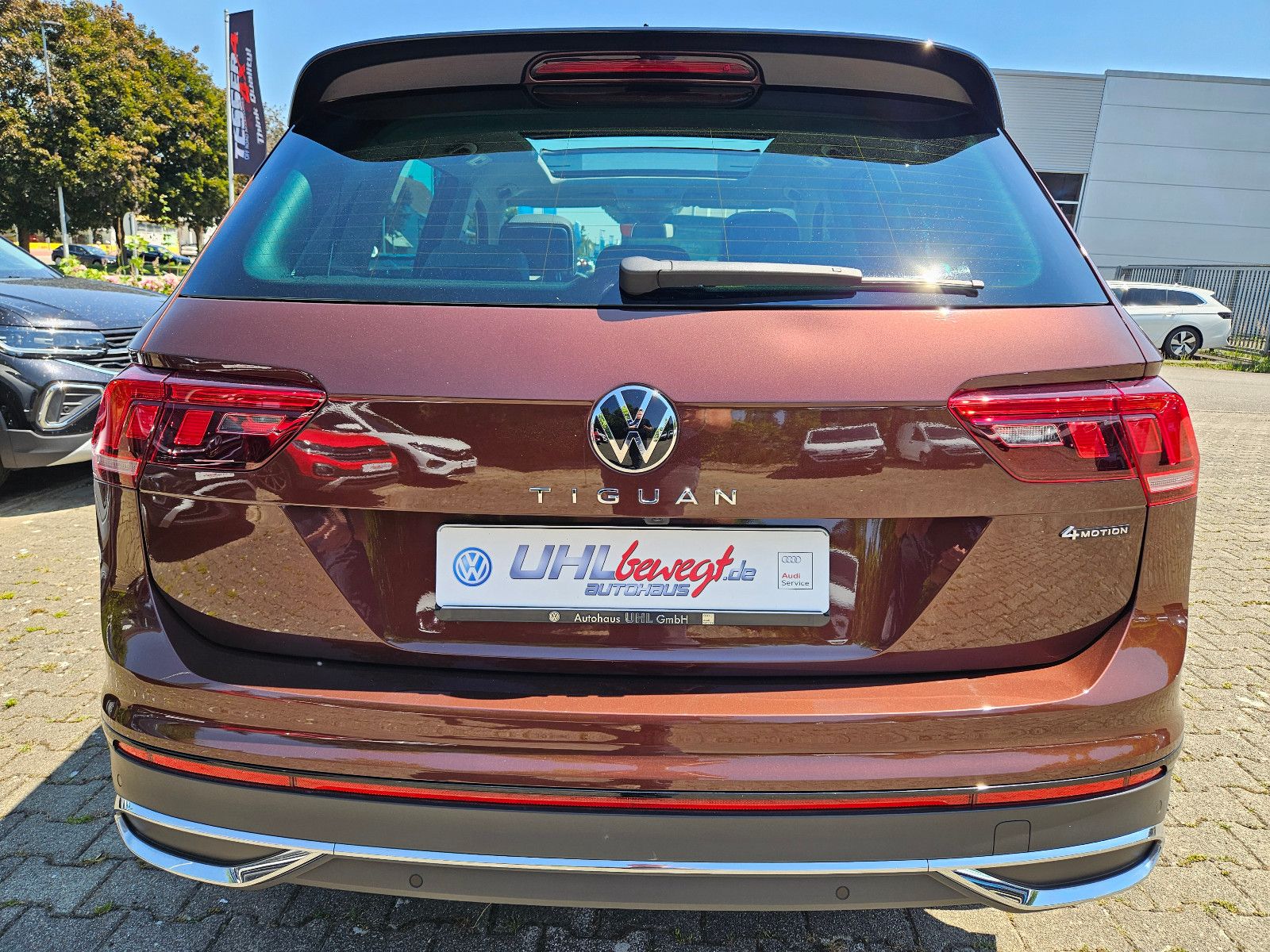 Volkswagen Tiguan 2.0 TSI DSG 4Motion - Samsaru's Car Outlet