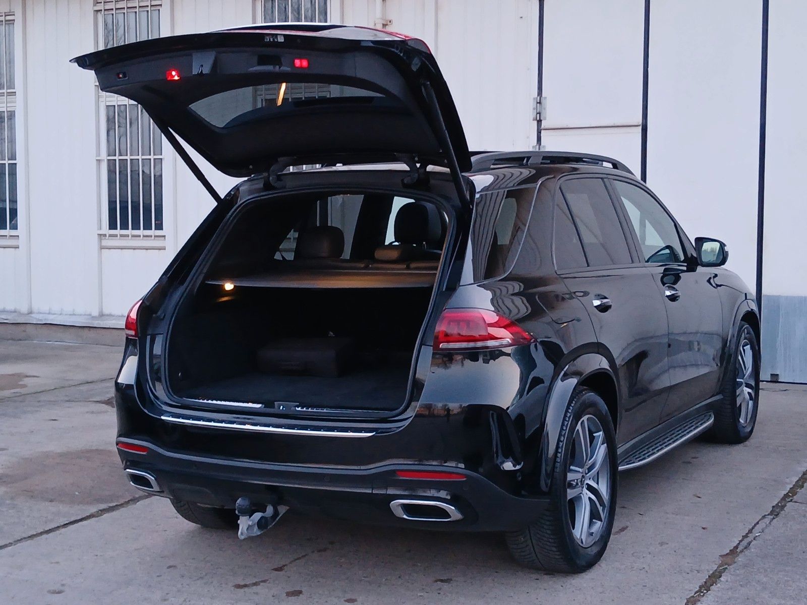 Mercedes-Benz GLE350de 4M AMG SoftClose_NappaLeder_360_BURMEST