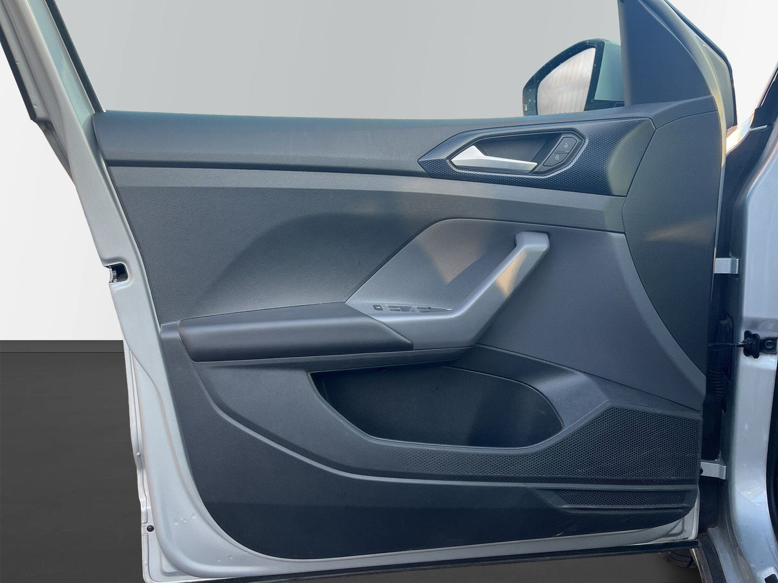 Volkswagen T-Cross United - Samsaru's Car Outlet