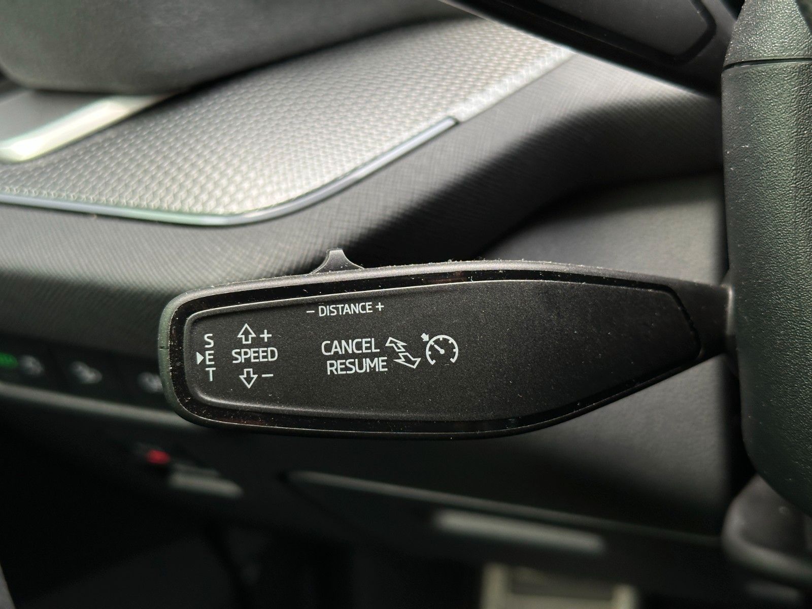 Skoda Sportline 4x4 NAVI STHZ CANTON DCC+ eHK LM20"AHK