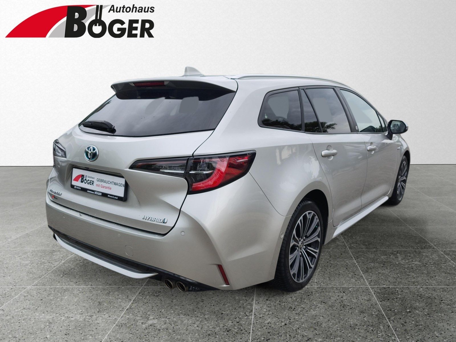 Toyota Corolla Touring Sports 2.0 Hybrid Team D *Allwet - Samsaru's Car Outlet