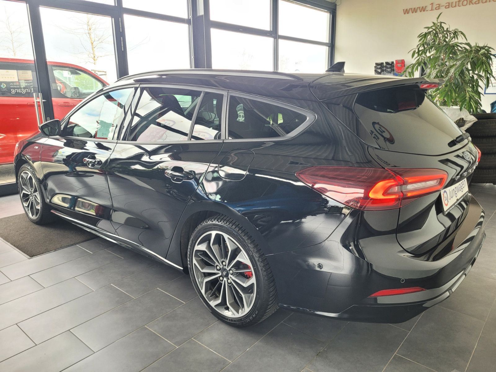 Ford Focus EcoBoost Autom. ST-Line X m ACC/Matrix/18"