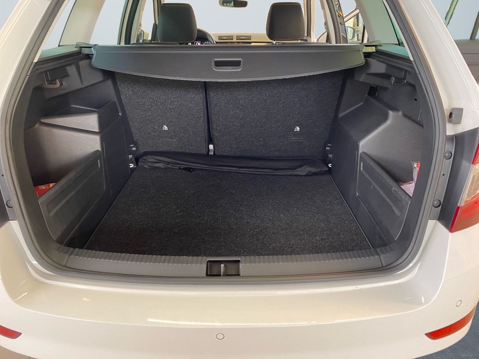 Skoda Fabia Combi 1.0 TSI DSG - Samsaru's Car Outlet