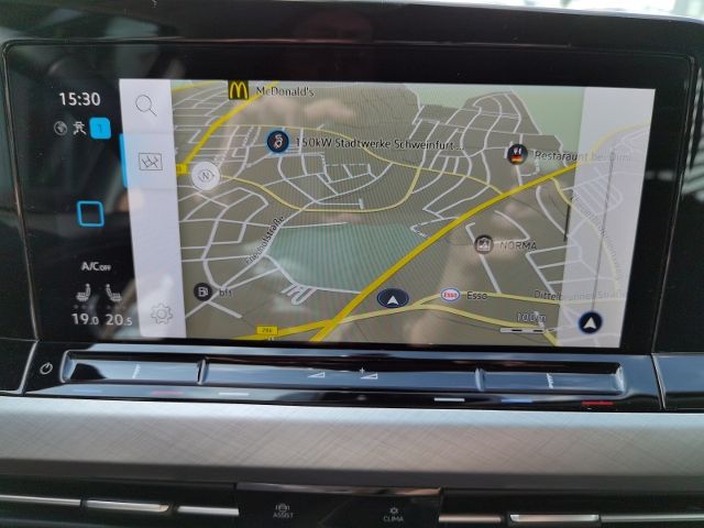Volkswagen Golf 8 1.5 TSI Life - Samsaru's Car Outlet