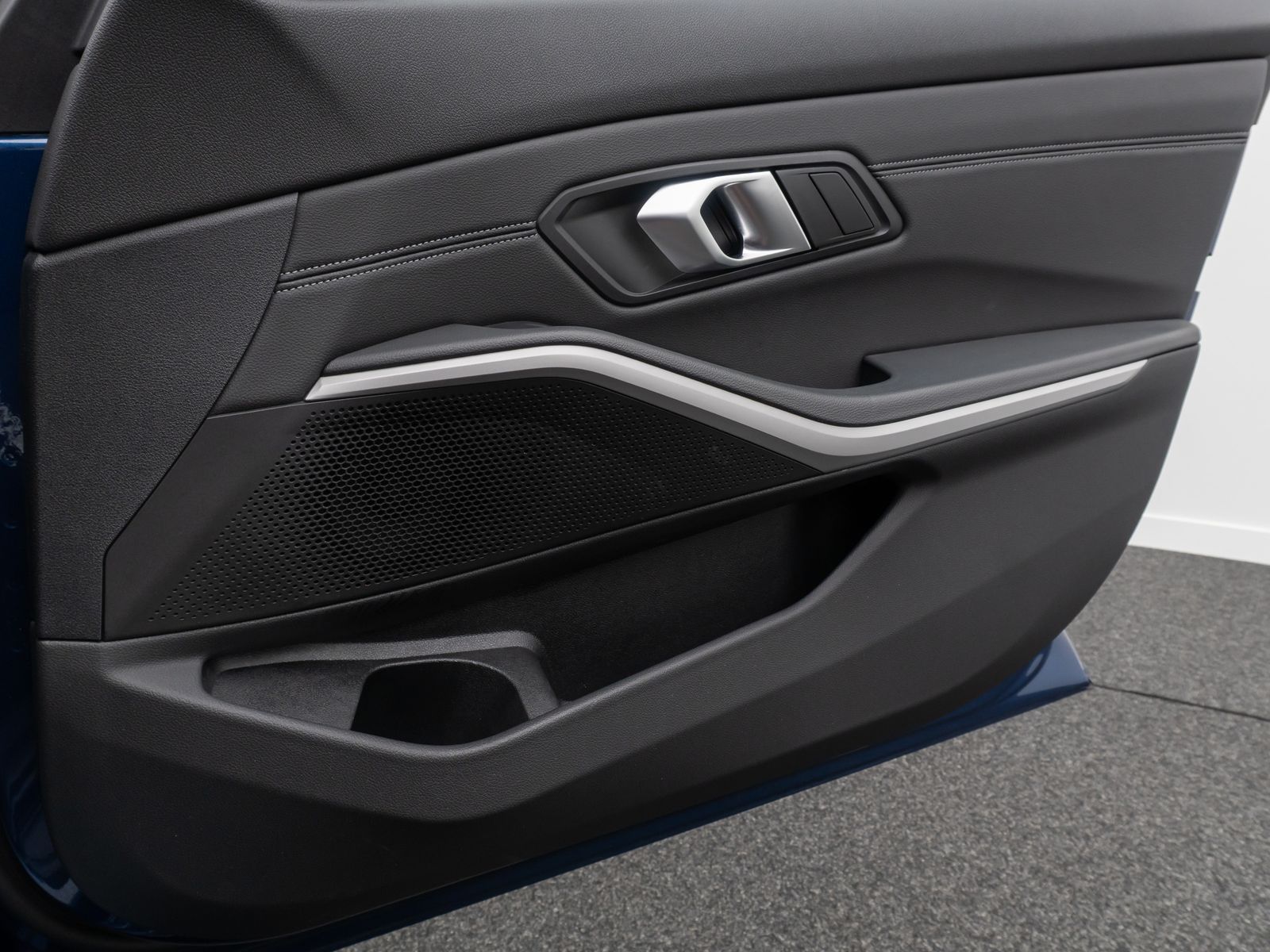 BMW 330i xD - Samsaru's Car Outlet