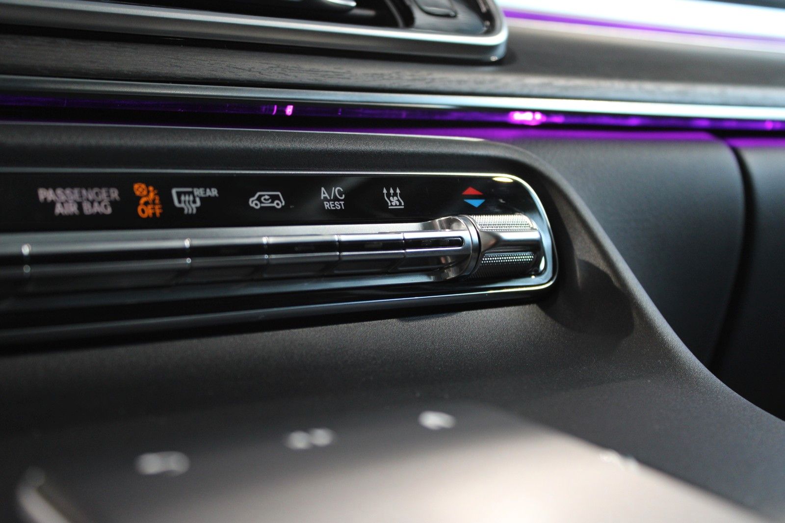 Mercedes-Benz V 250d STYLE - Samsaru's Car Outlet