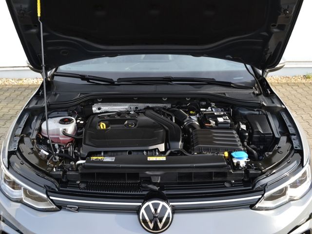 Volkswagen Golf VIII Variant 1.5 eTSI 150 PS DSG R-Line - Samsaru's Car Outlet