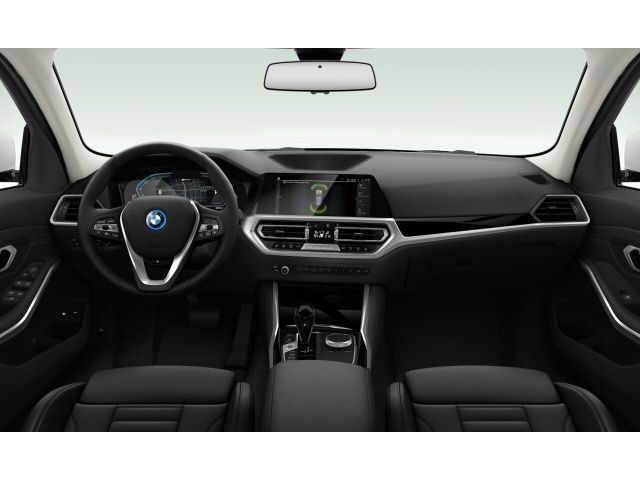 BMW 330e Touring Sport Line Aut. - Samsaru's Car Outlet
