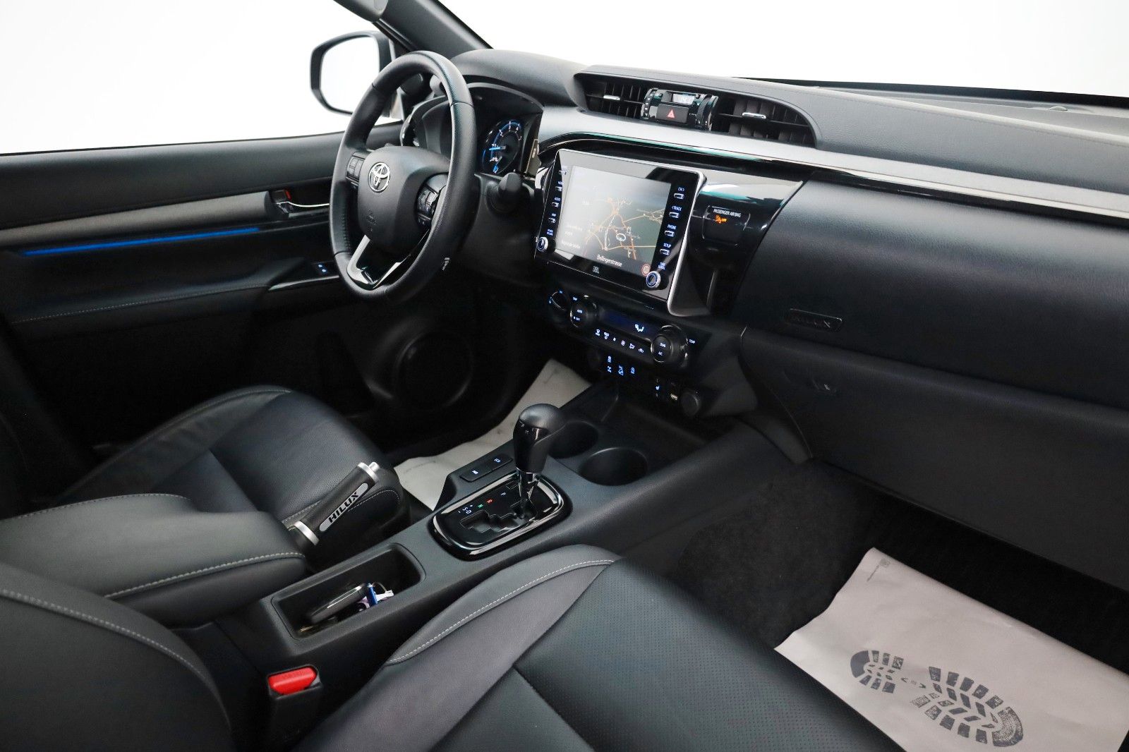 Toyota Hilux 2.8 D-4D Invincible Sport,ACC,AHK