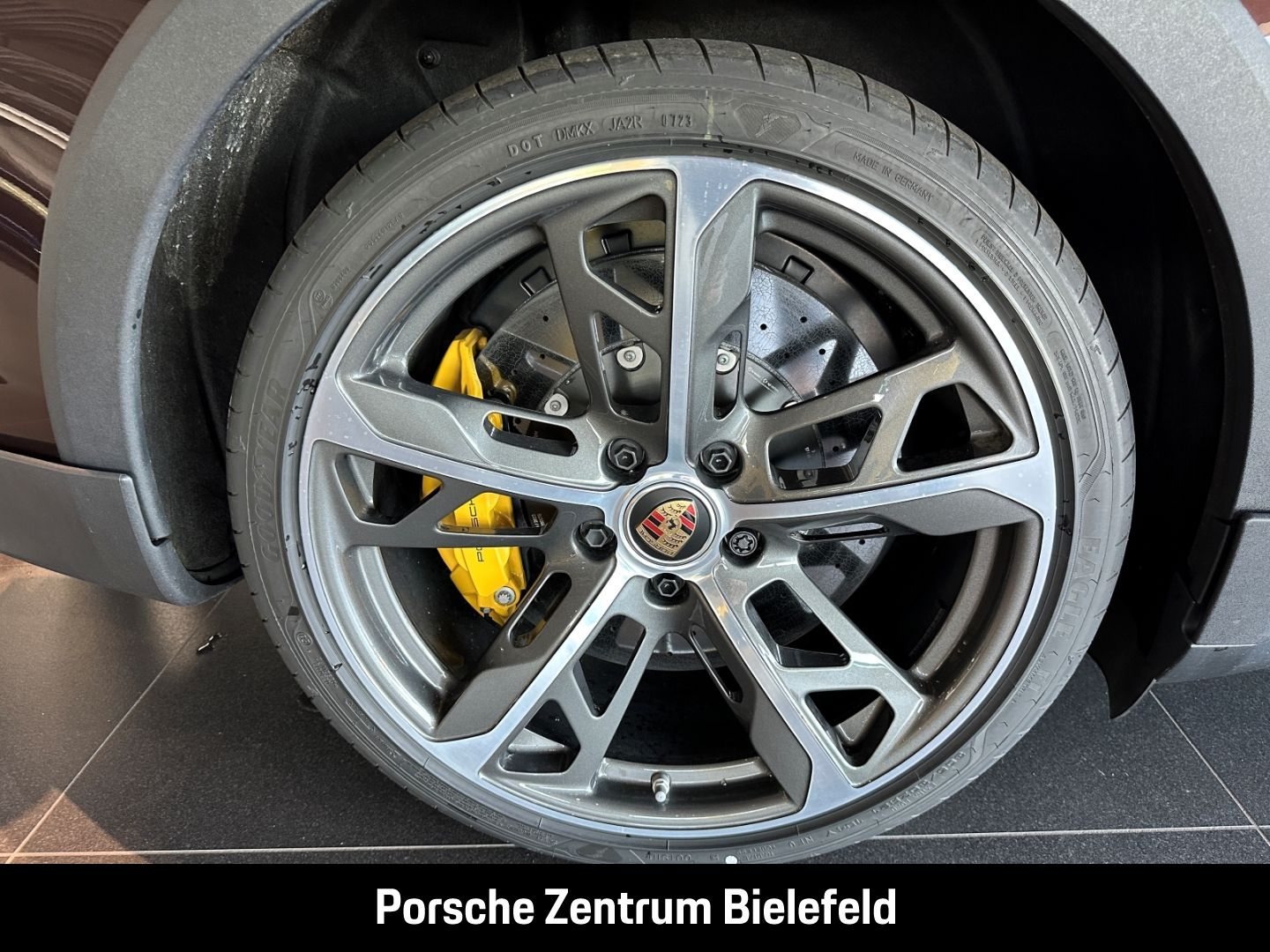 Porsche Taycan Turbo S Cross Turismo Burmester Panorama