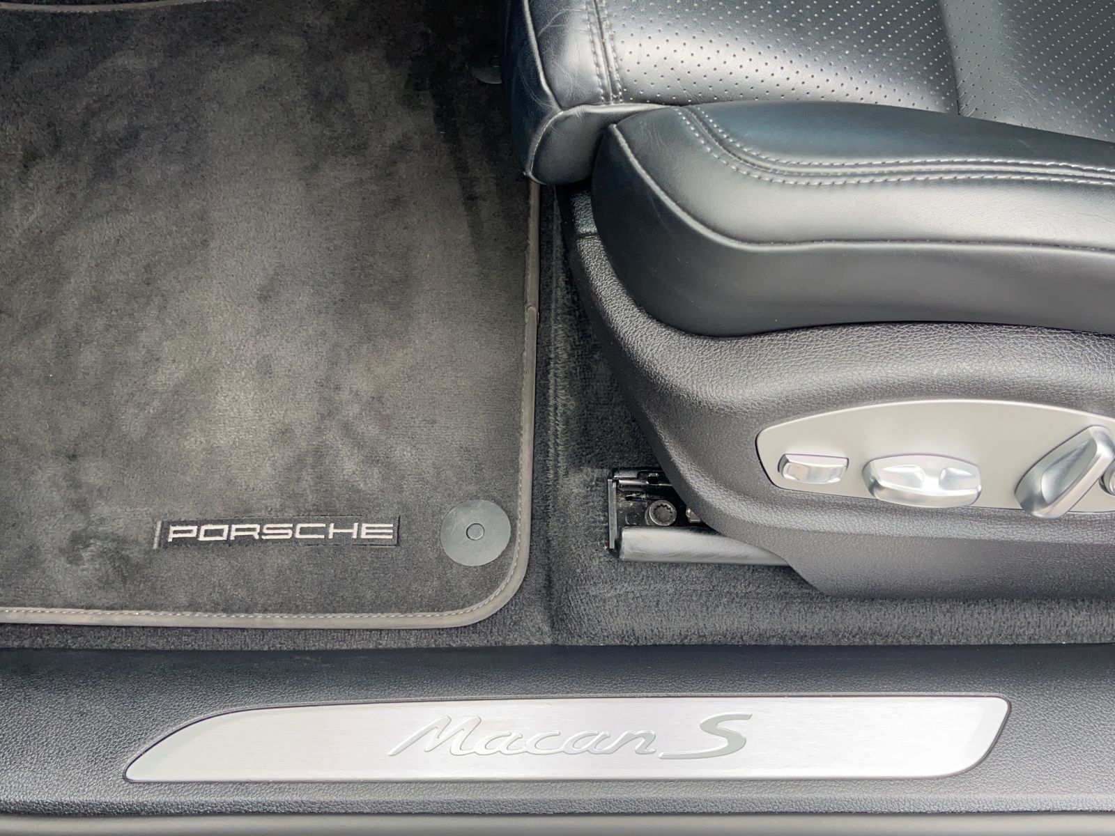 Porsche Macan S - Samsaru's Car Outlet