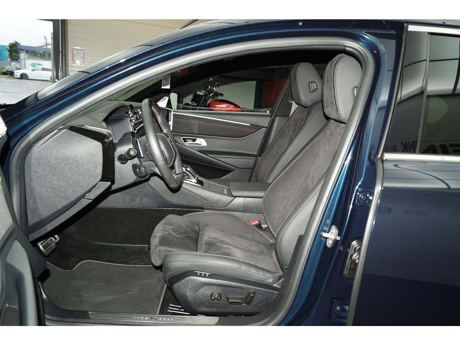 DS Automobiles DS9 E-Tense 225 Performance Line+ Nachtsicht