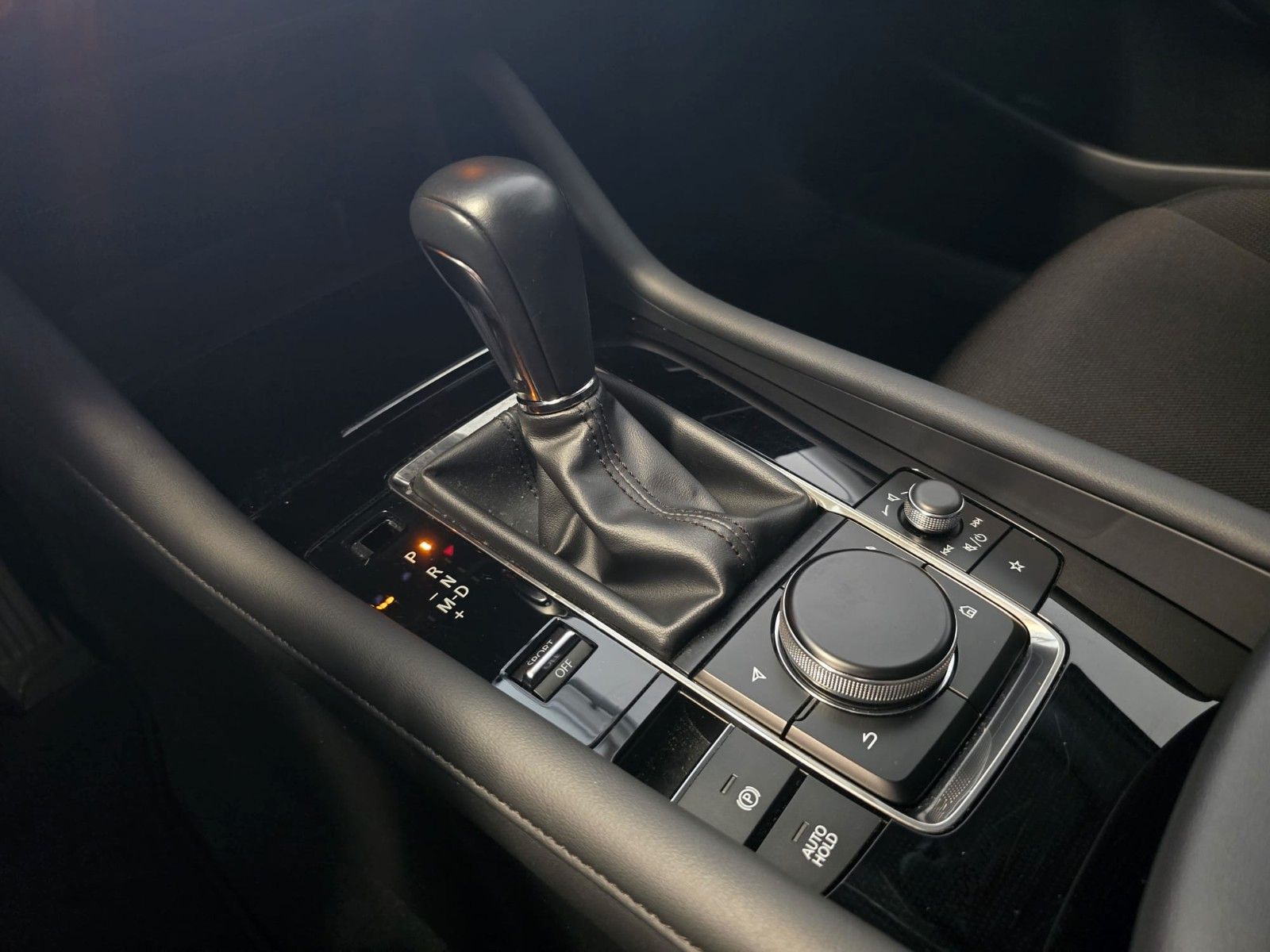 Mazda 3 Lim. 4-trg. Selection *HUD*NAV*BOSE*360°