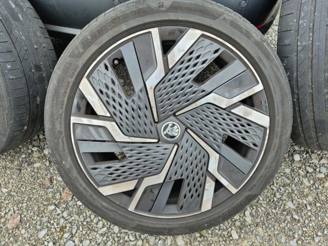 Skoda Kodiaq RS 4x4 AHK+PANO+elSITZ+elHK+ACC+CANTON