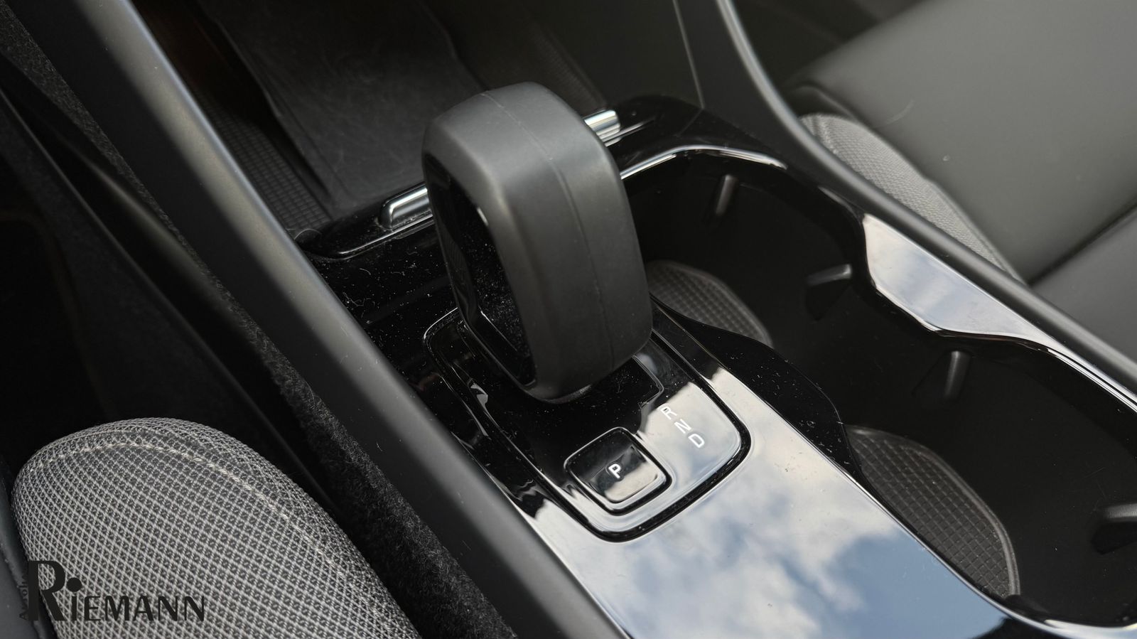 Volvo XC40 Recharge Single Motor Plus + Winter-Paket