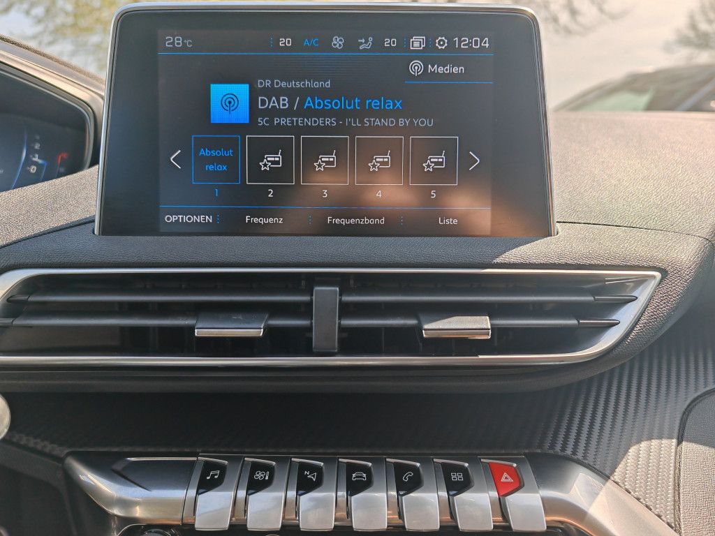 Peugeot 3008 BlueHDI 130 EAT8 KOMFORTSITZ - Samsaru's Car Outlet