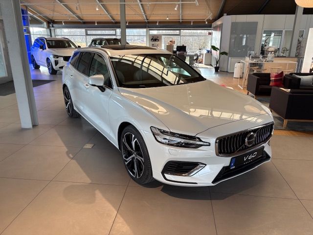 Volvo V60 Ultra Bright Recharge Plug-In Hybrid AWD T8